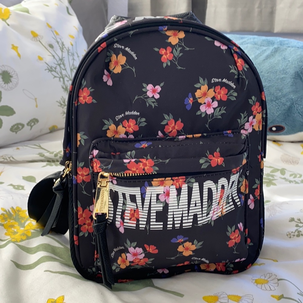 Steve Madden back pack - Picture 1 of 7
